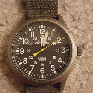Like-new Timex watch with Indiglo, green fabric band